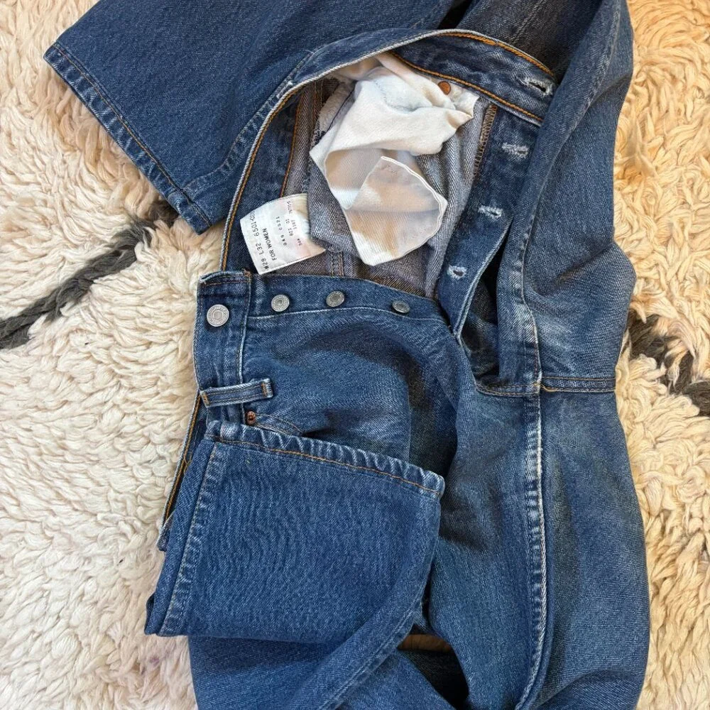 Vintage Levi's 501 - Picture 3 of 16